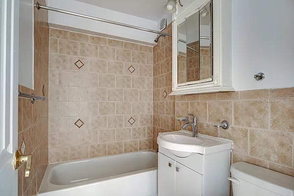 3255 Randall Ave #3D