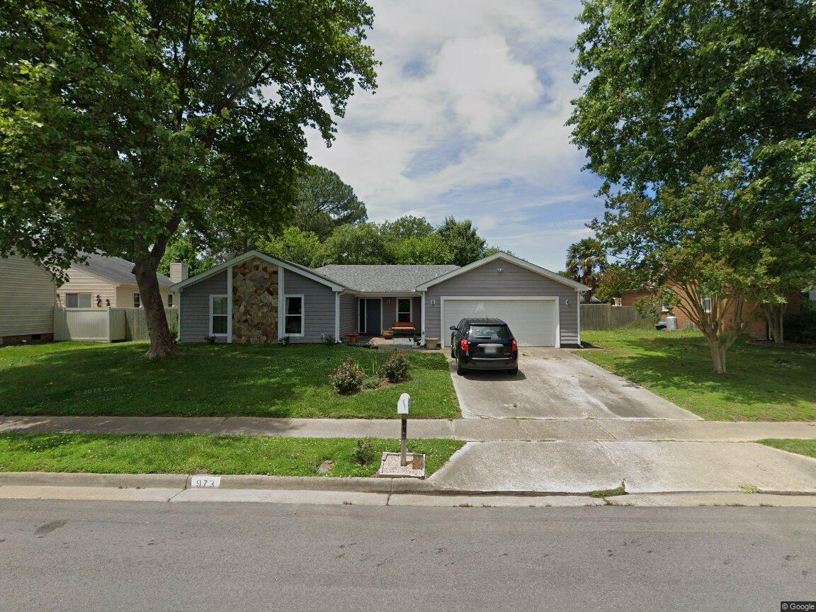973 Commodore Dr