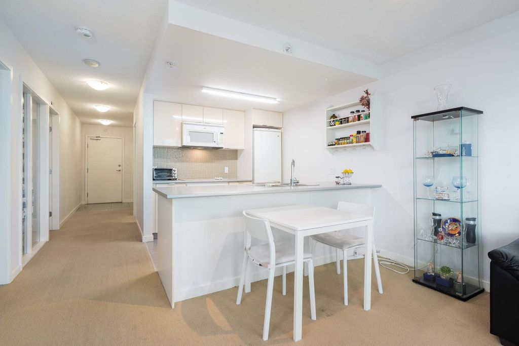 233 Robson St, #1705