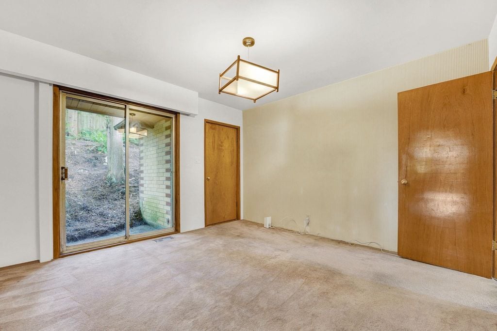 571 Glenross Rd