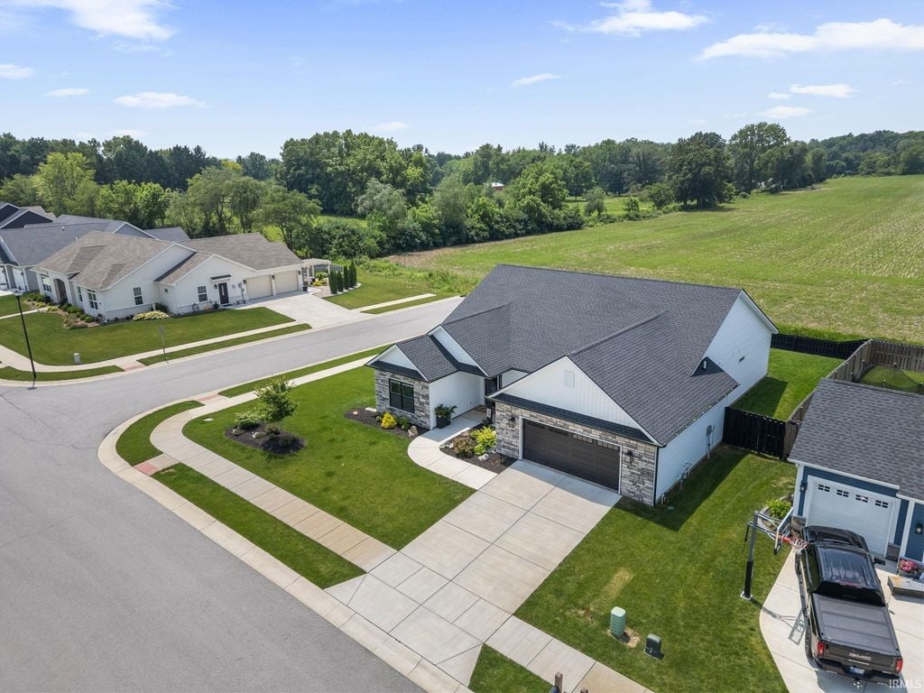4831 Leeward Ln