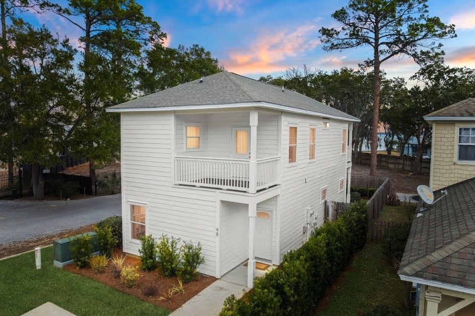 48 Pine Tree Way | Elegant and Remodeled Bay Retreat For Sale Across From the Water