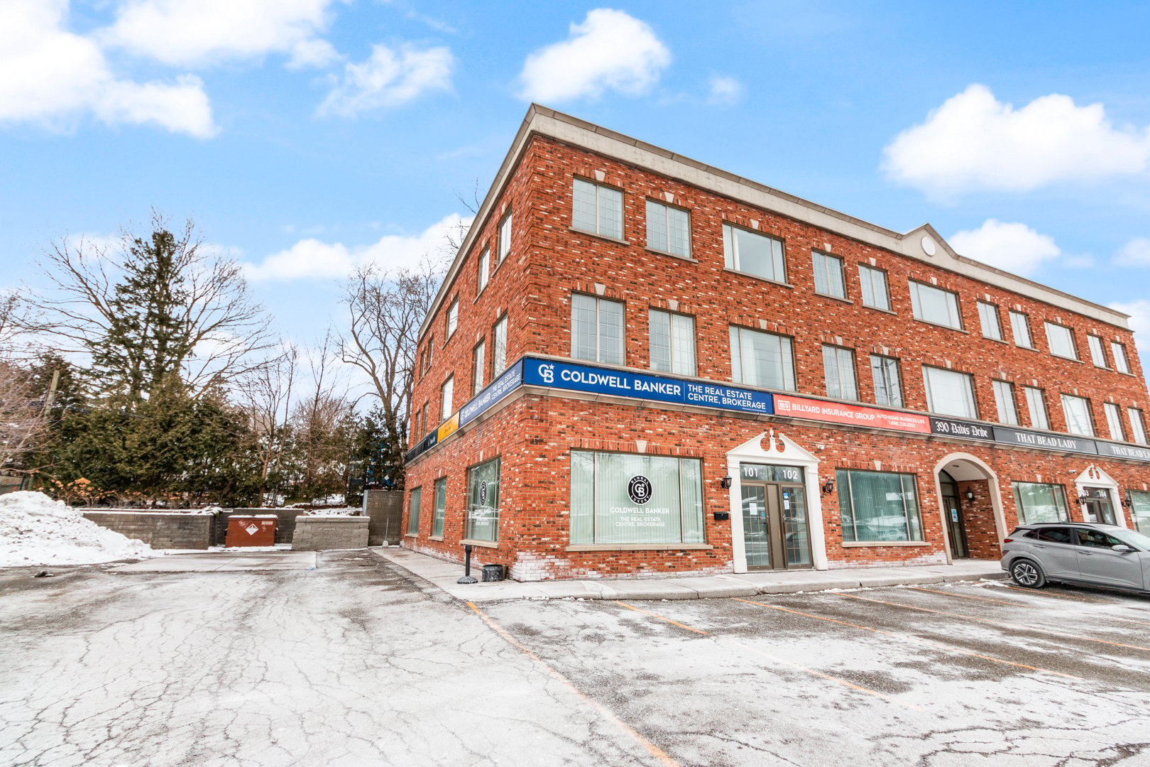 102-390 Davis Drive, Newmarket