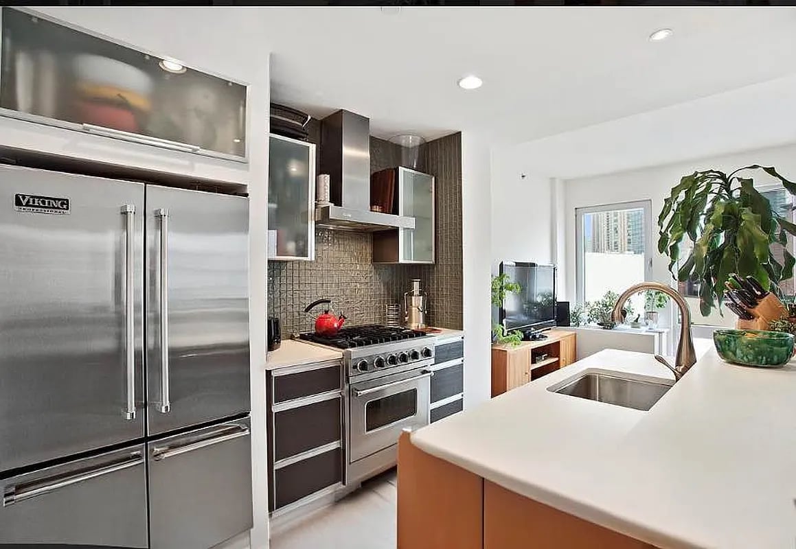 10-50 Jackson Avenue #4A