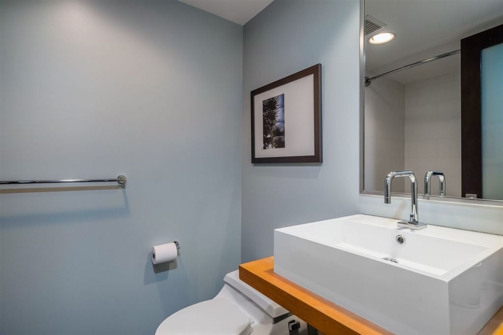 990 Beach Ave, #310
