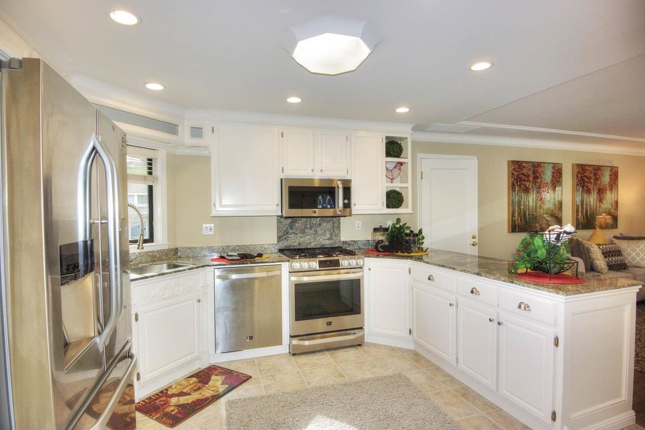 11332 Rolling Hills Dr