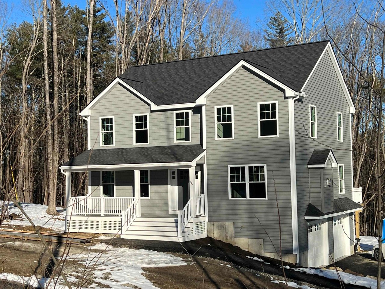 576 Main St