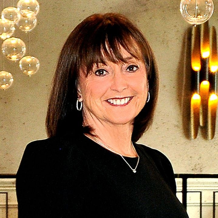 kathy Carver Charlotte, NC Real Estate Agent Headshot