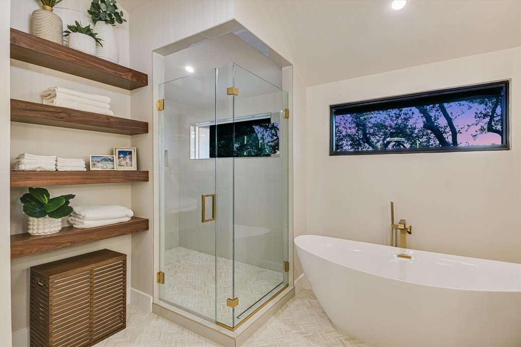 6204 Lost Horizon Drive