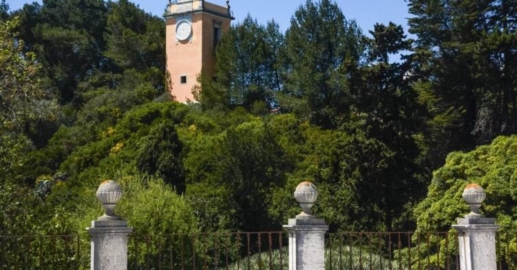 Quinta do Relógio: Historic 19th-Century Waterfront Palacete in Paço de Arcos, Oeiras