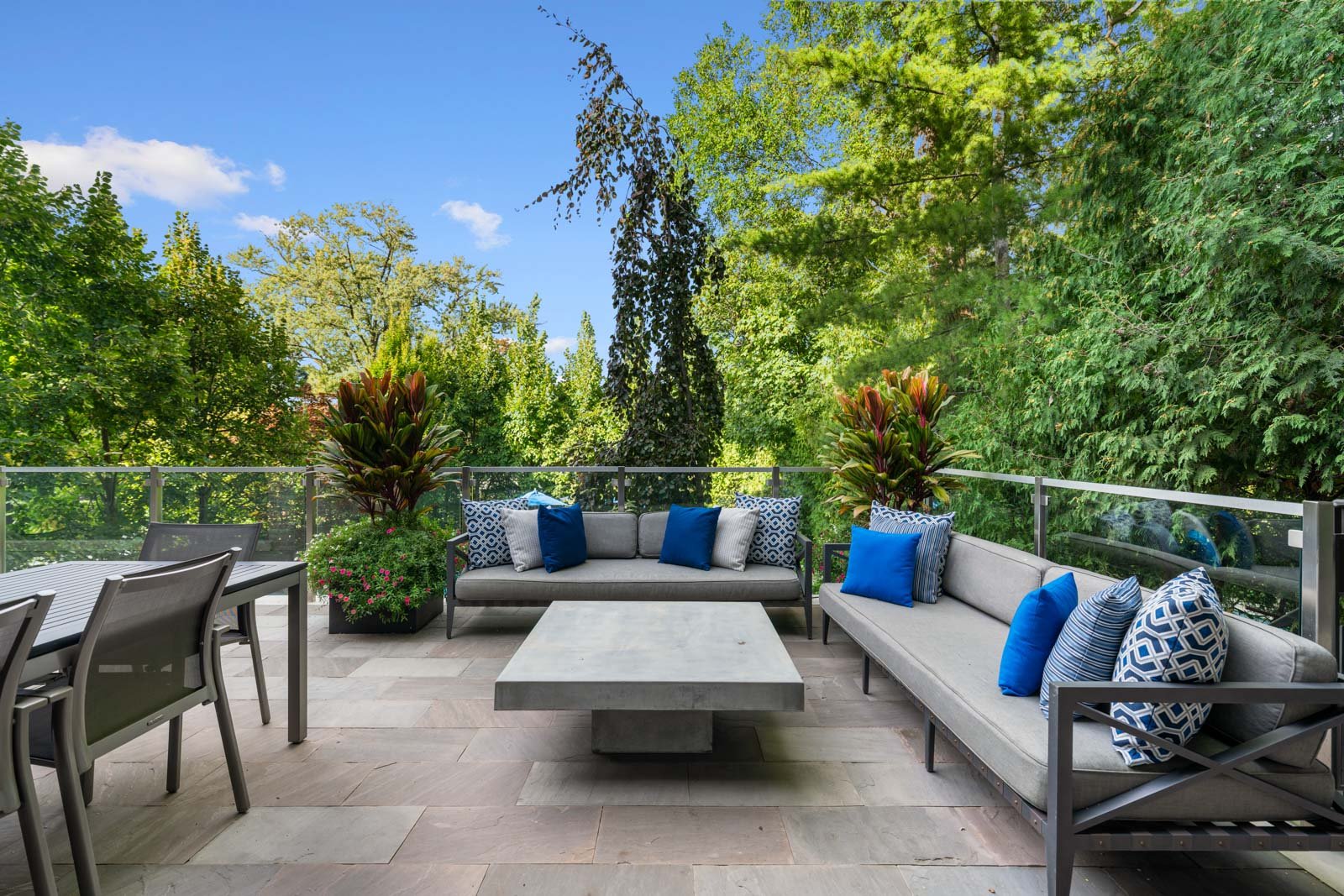 221 Dunvegan Road