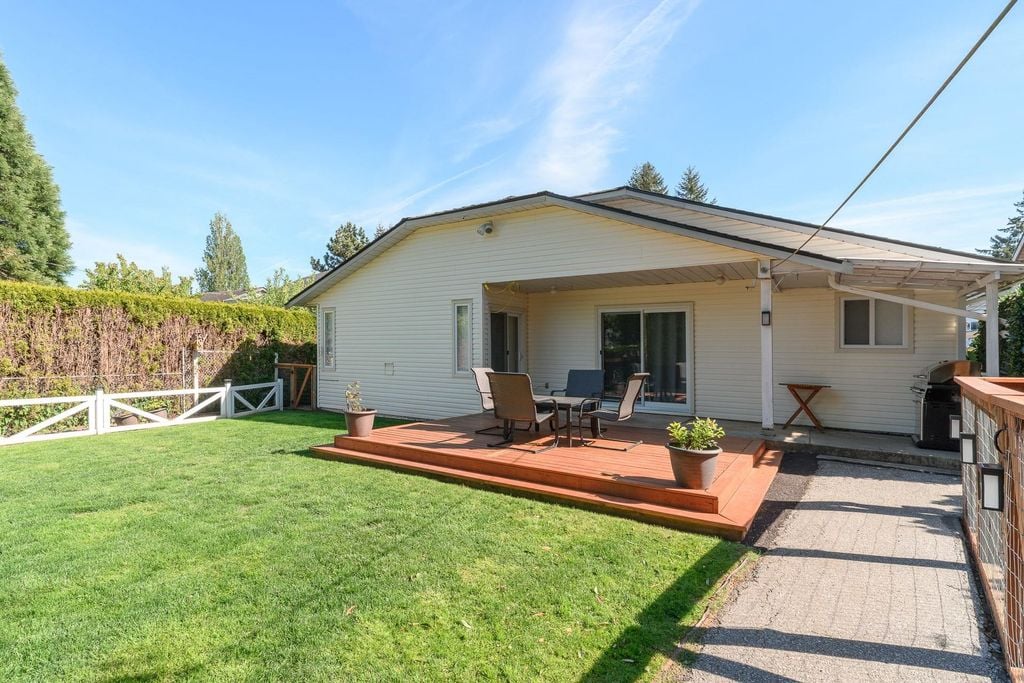 15729 20 Ave