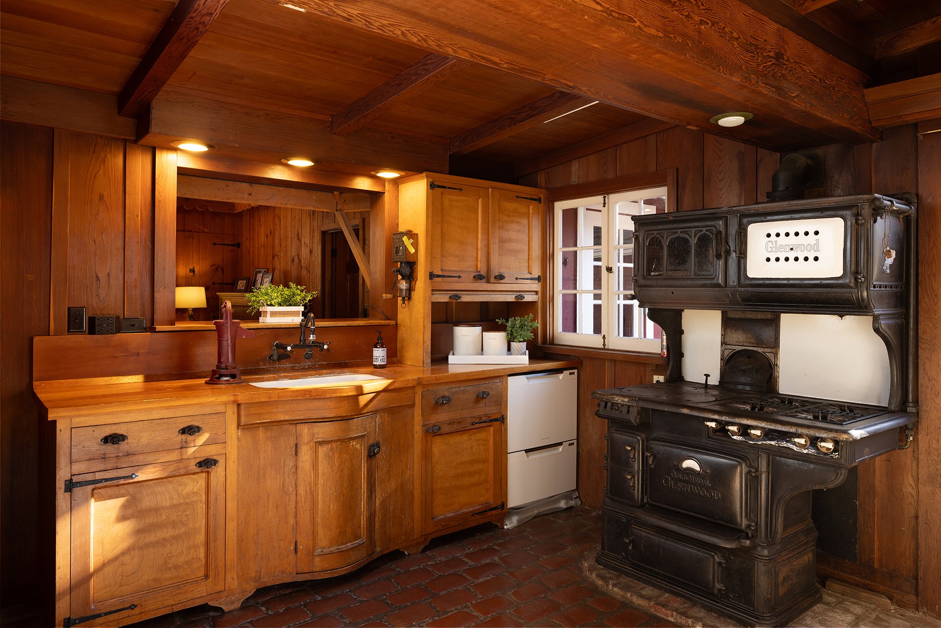 Galewood - Charming Carmel Compound