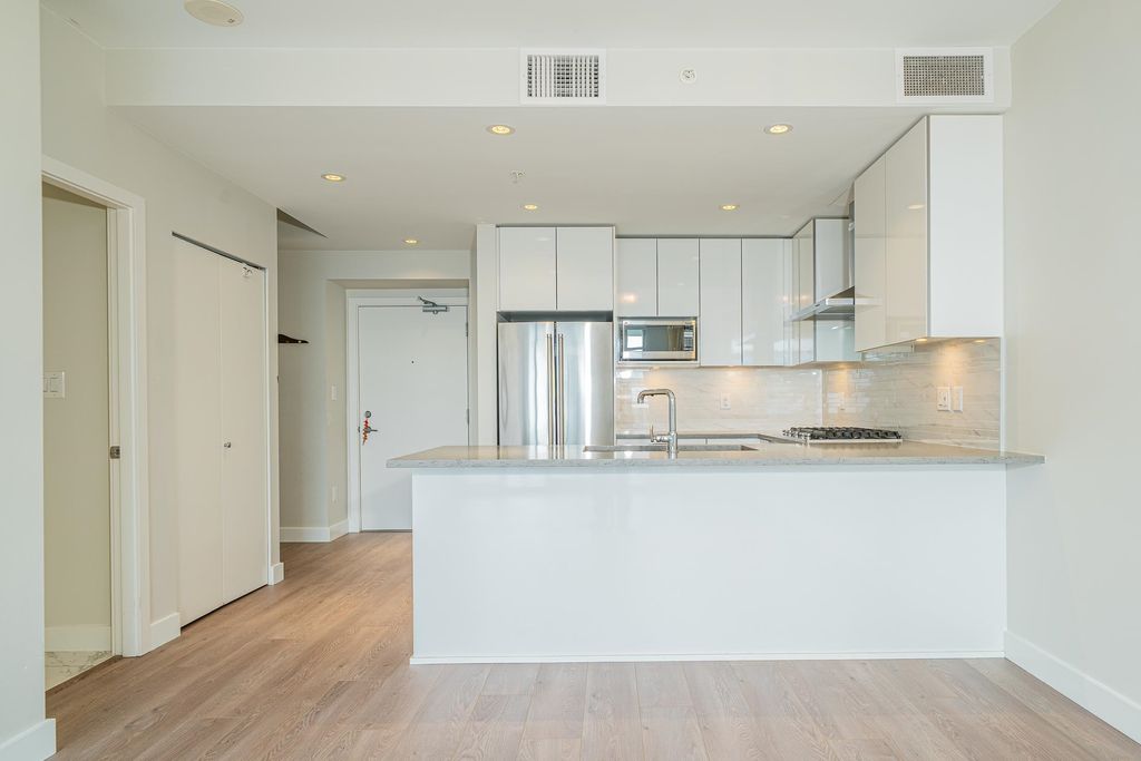1788 Gilmore Ave, #2601