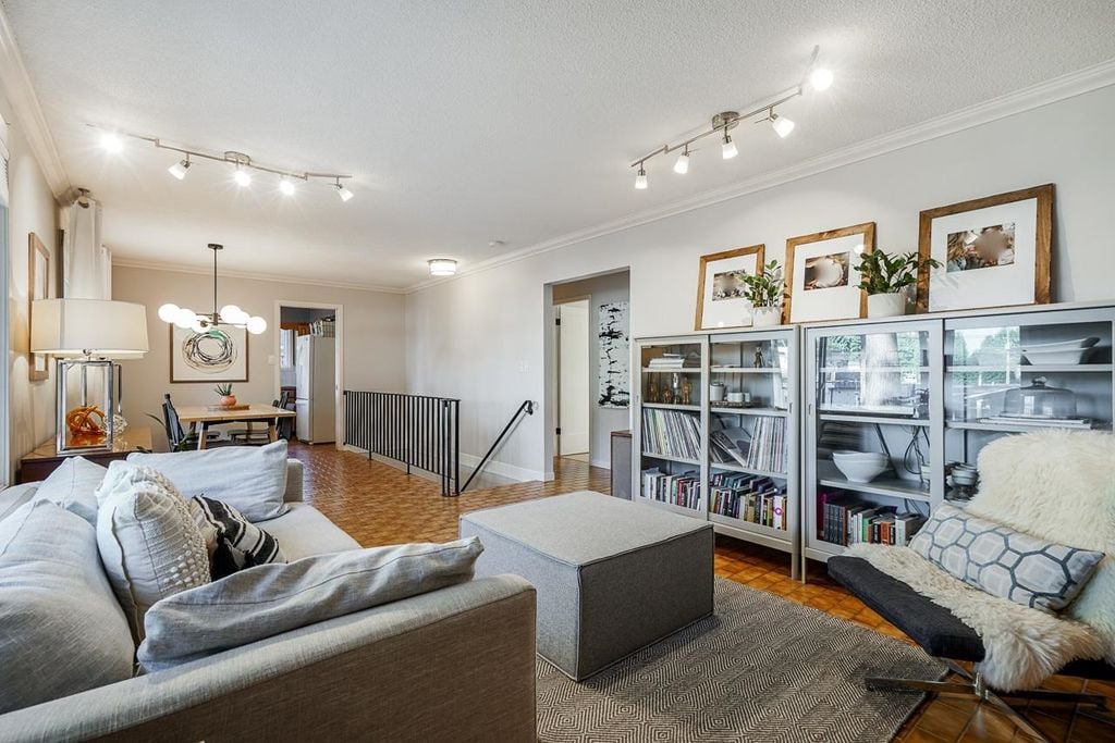 11751 194a St