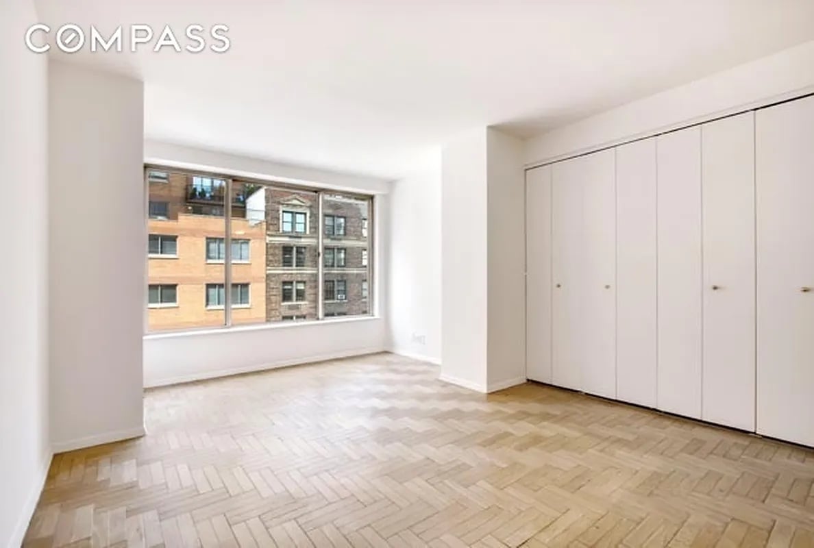 200 East 69th Street Unit: 8F
