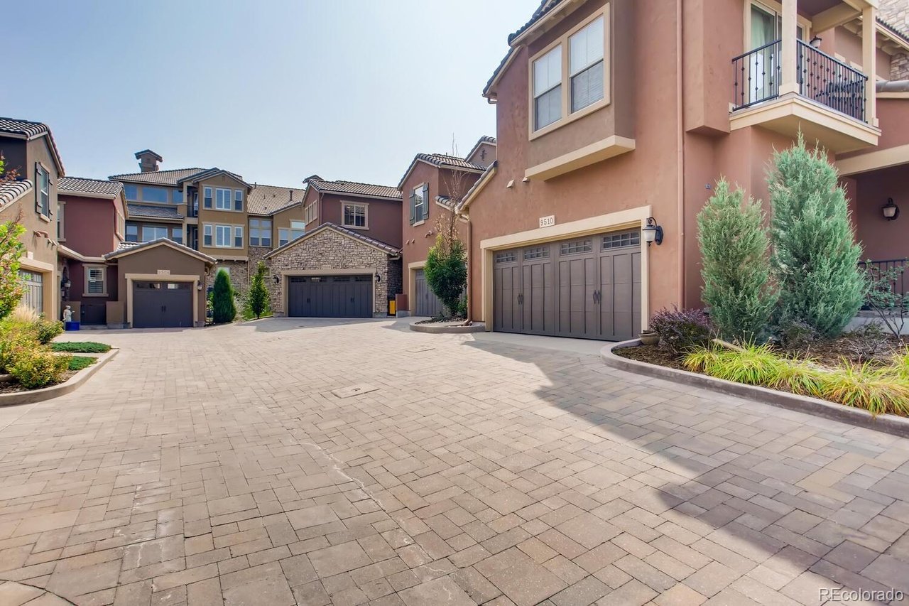 9506 Pendio Ct