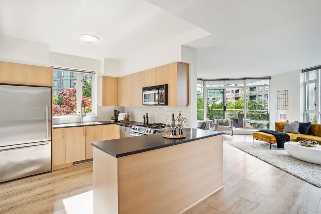 1478 W Hastings St, #400