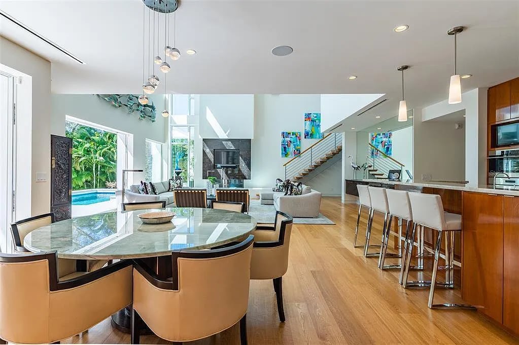 3560 Bayou Cir