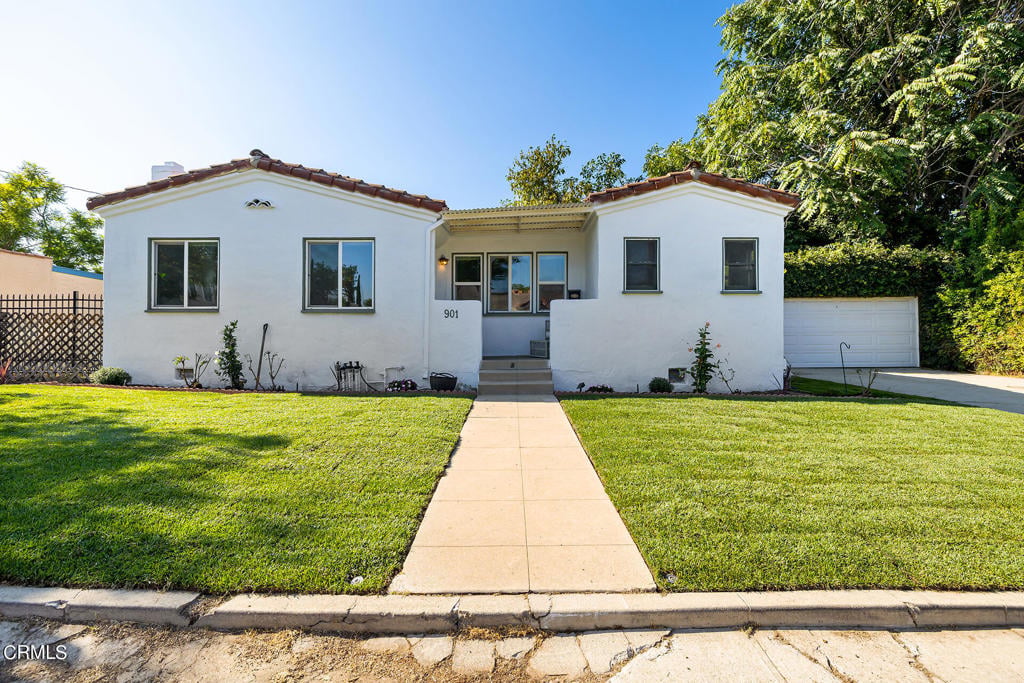 901 Mountain View Ter