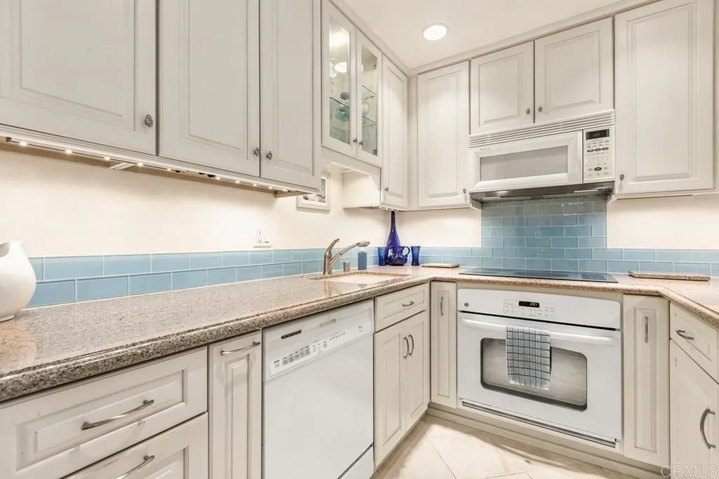 939 Coast Blvd, Unit 4C