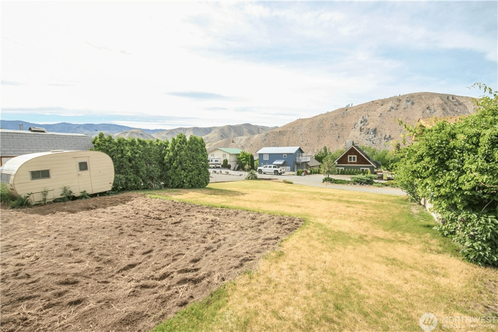 340 W Emerson Dr