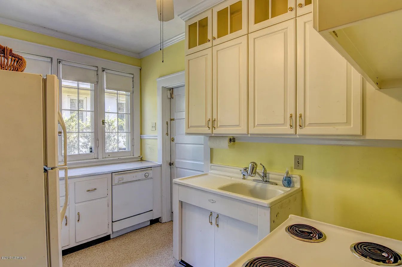 2602 Mimosa Pl