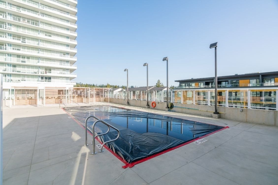 525 Foster Ave, #405