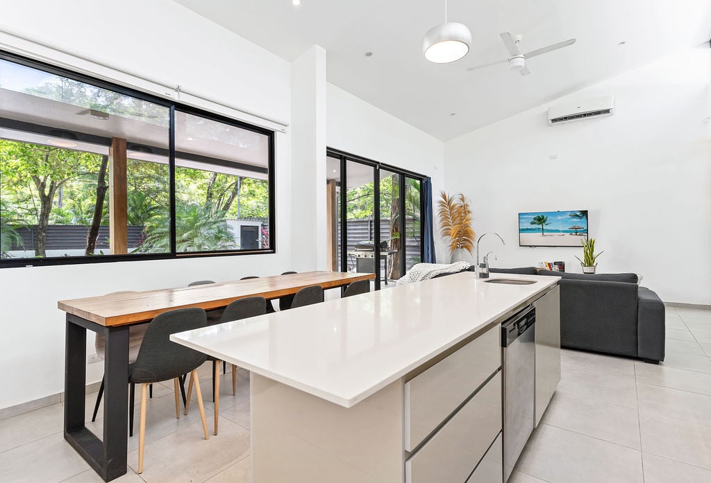 Casa Oasis | Modern Tropical Living Minutes from Tamarindo
