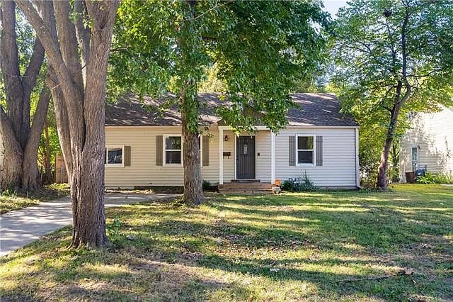 3821 NE 52nd Ter