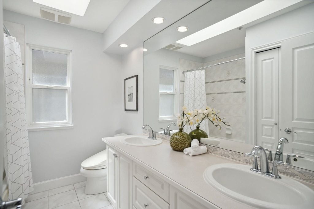 116 W 46th Ave