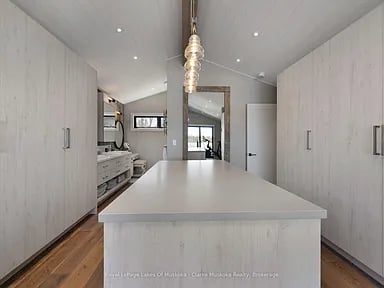 305 Wapaska Cres
