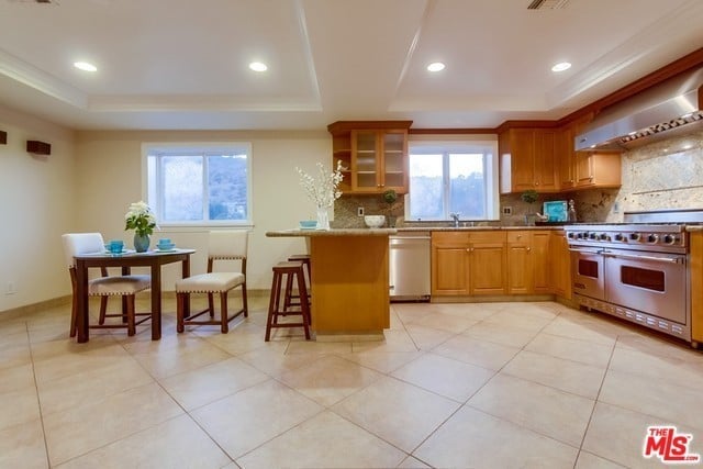 2145 Groveland Dr