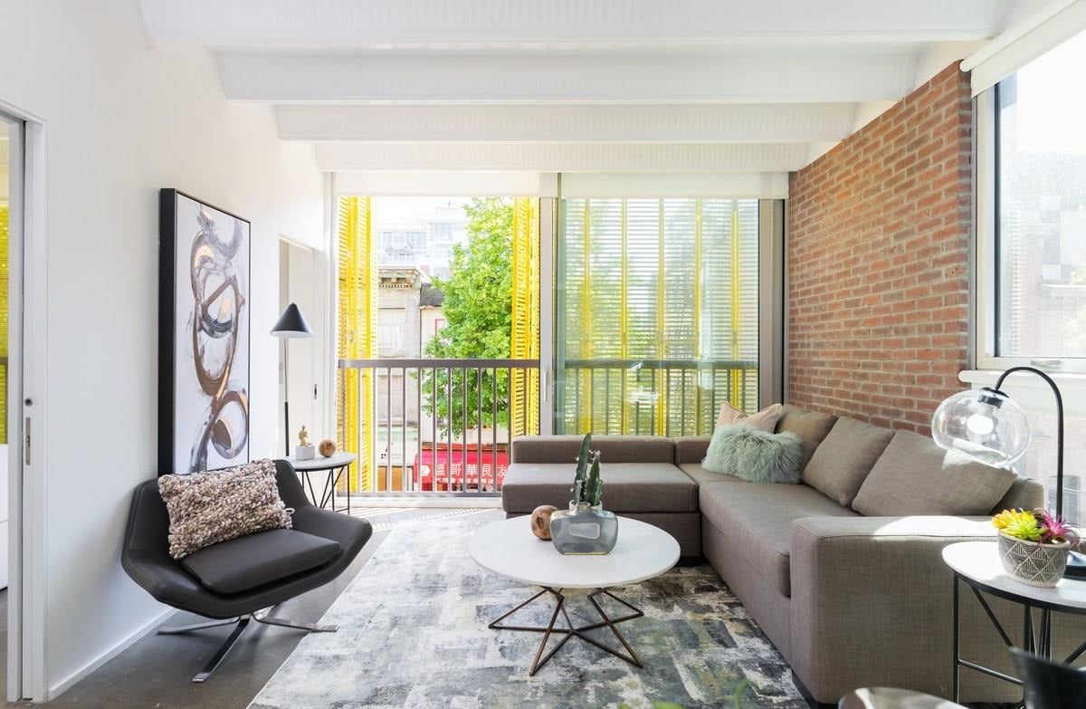 219 E Georgia St, #301