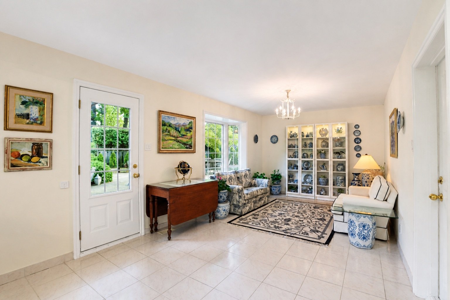 5052 Lakeshore Road, Burlington