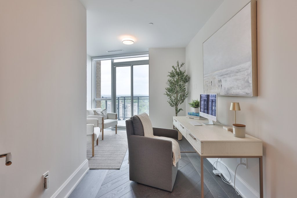 2060 Lakeshore Road #2101