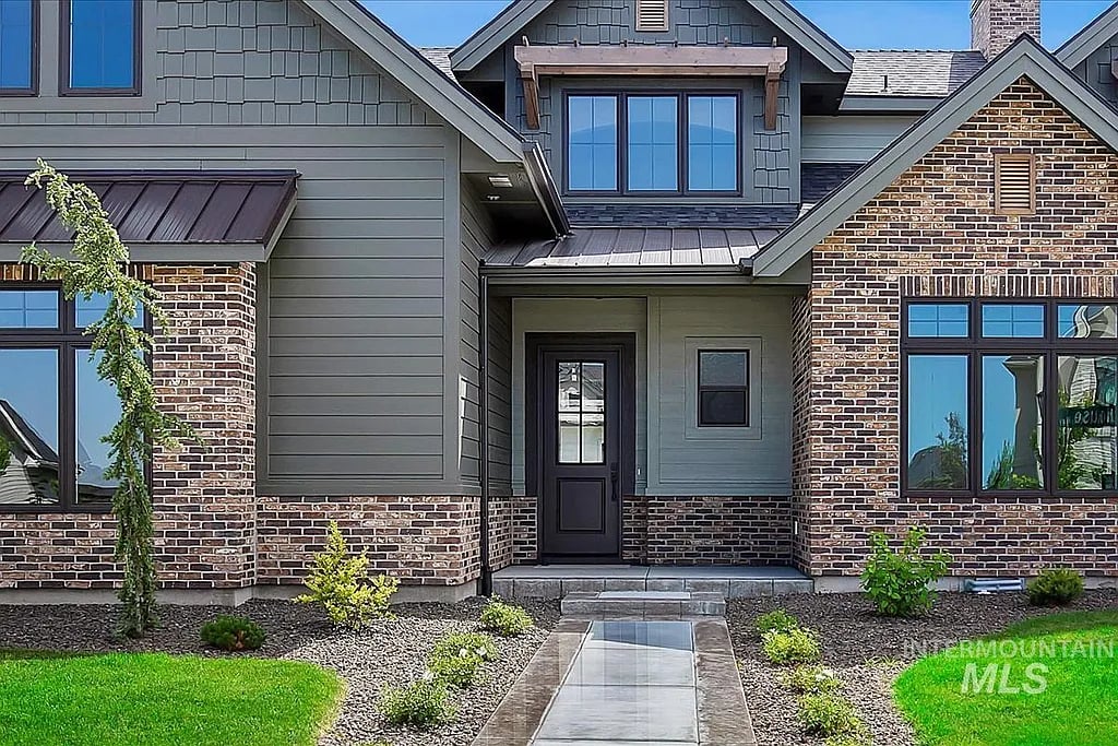 940 S Ranch House Way