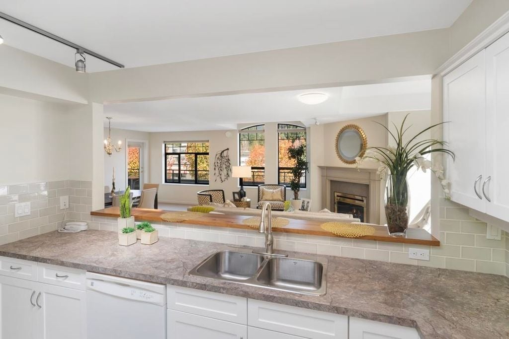 3088 Highland Blvd, #304