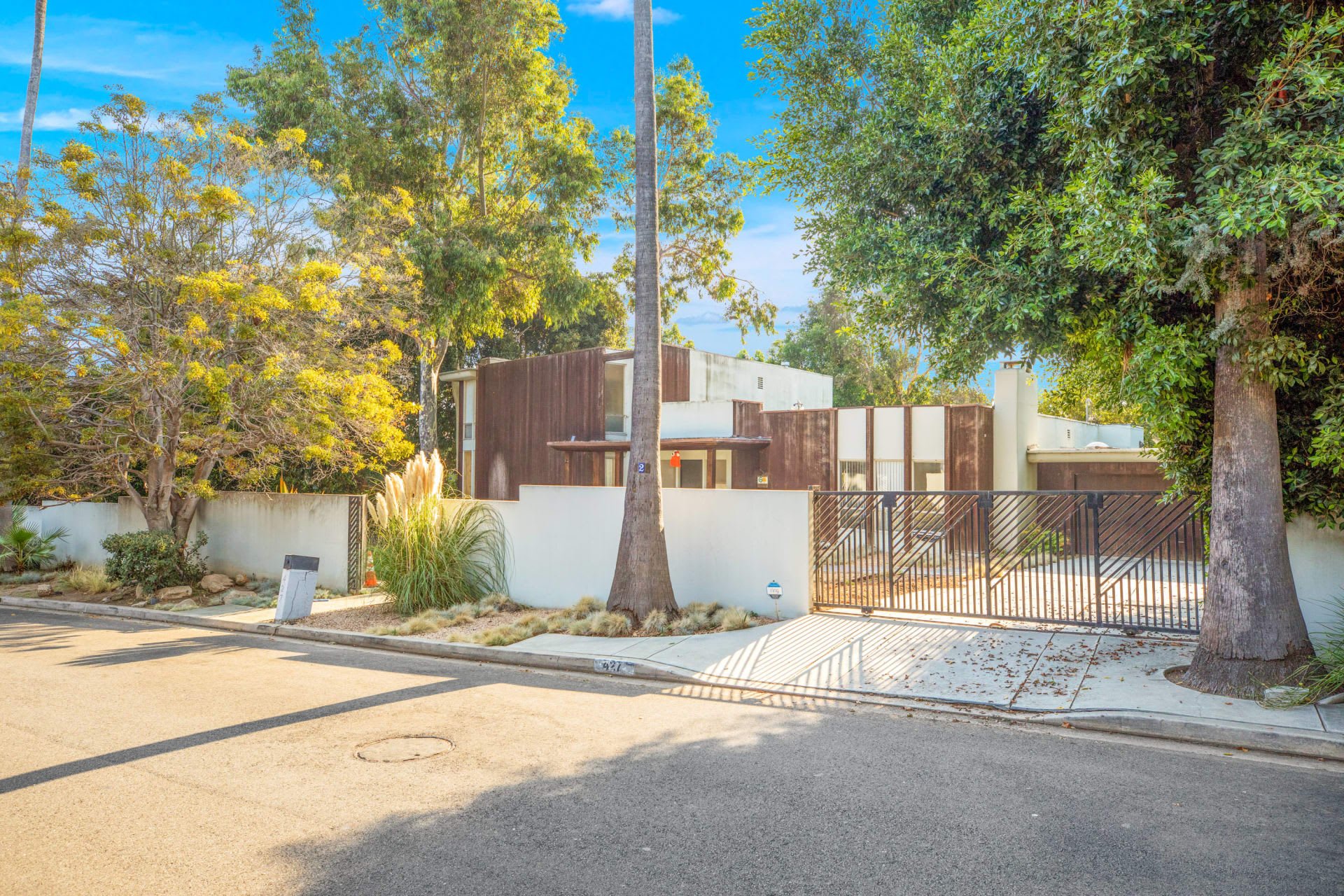 427 S Cliffwood Ave, Brentwood
