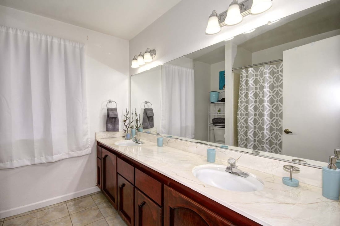 Gorgeous New Listing in 95821! 