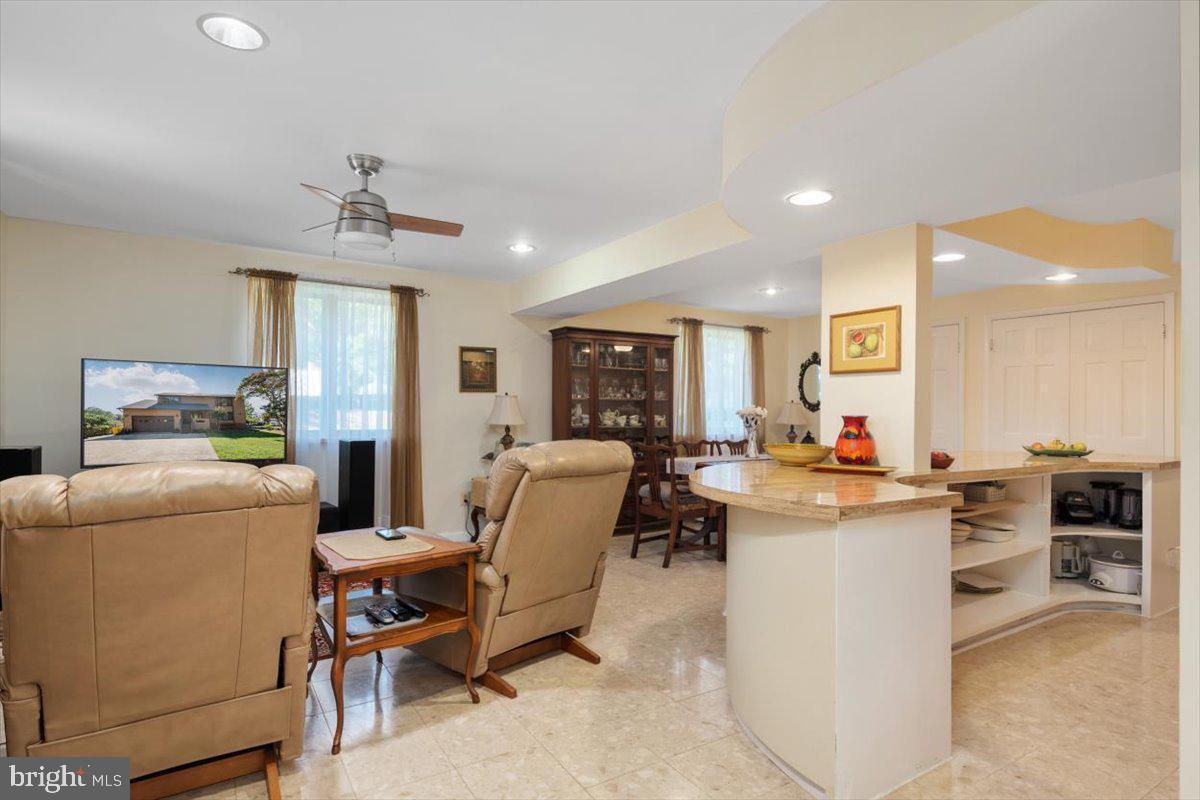 88 E Lake Dr