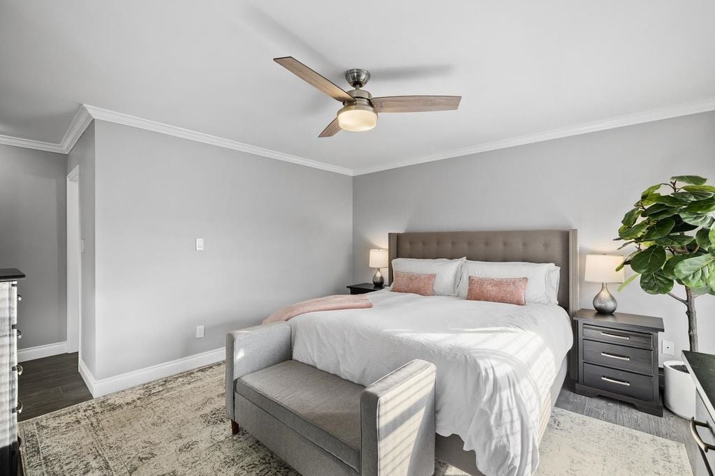 3264 Oak St, #308