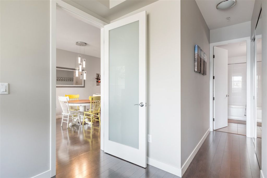 3333 Main St, #208