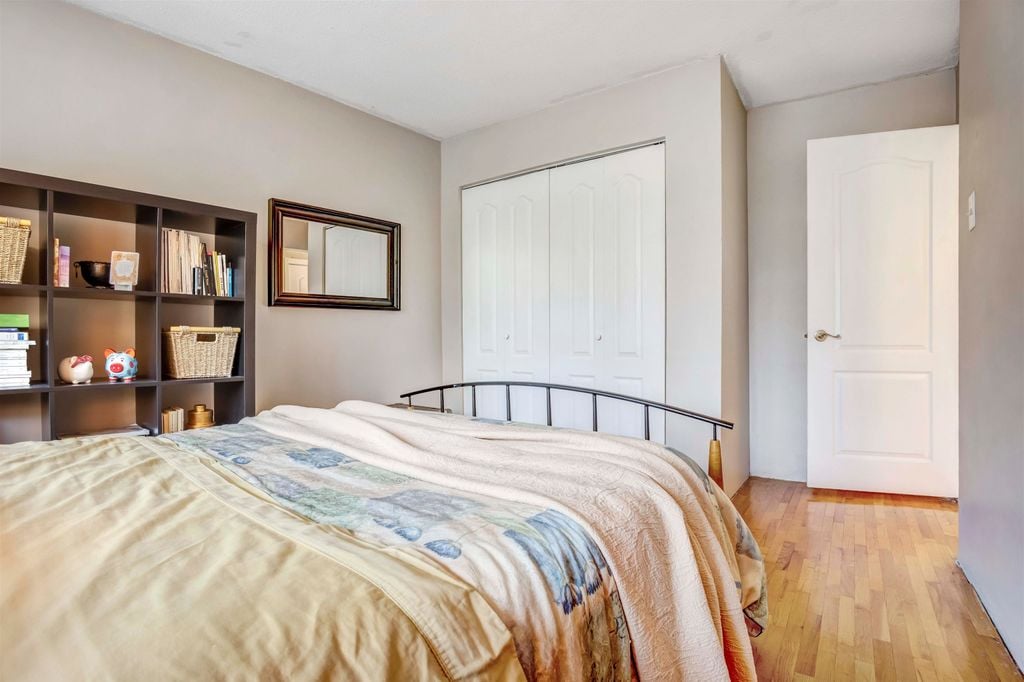 555 W 28th St, #104