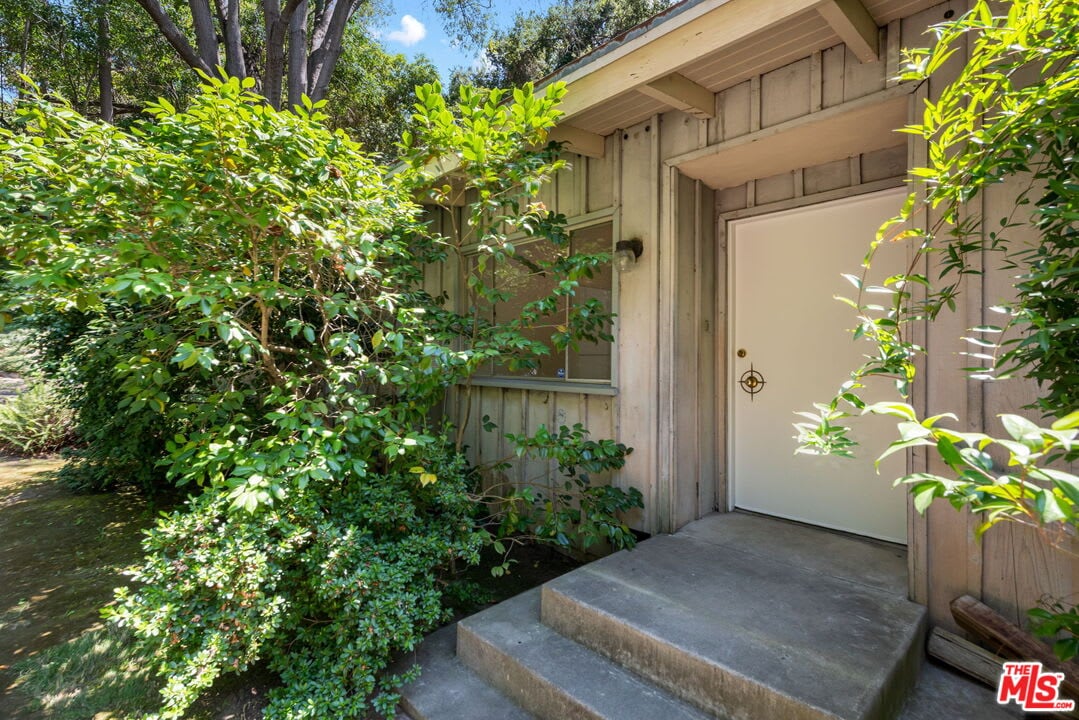 2951 La Castana Dr