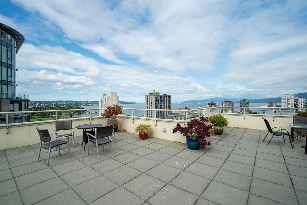403-1250 Burnaby St