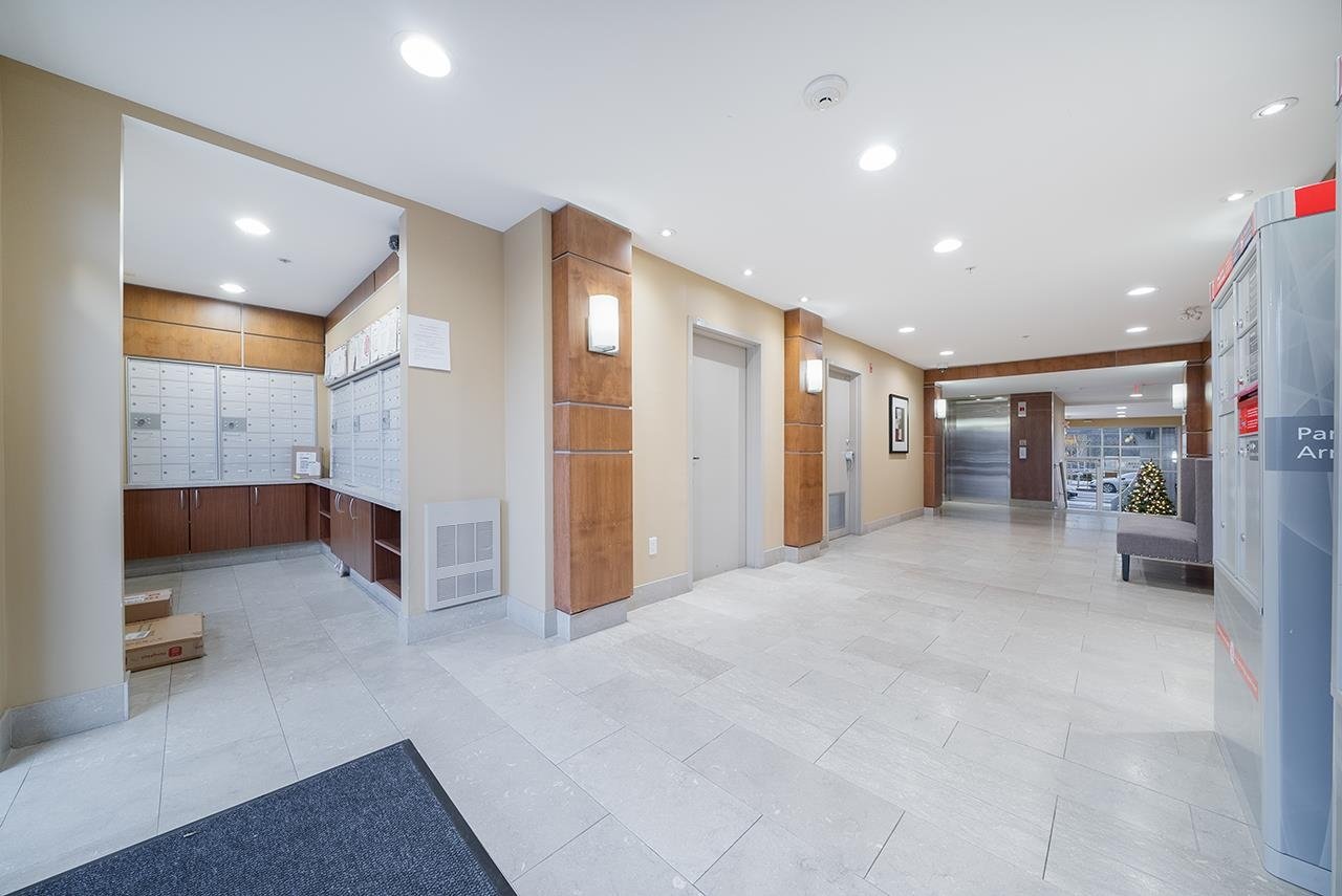 206-9288 Odlin Rd