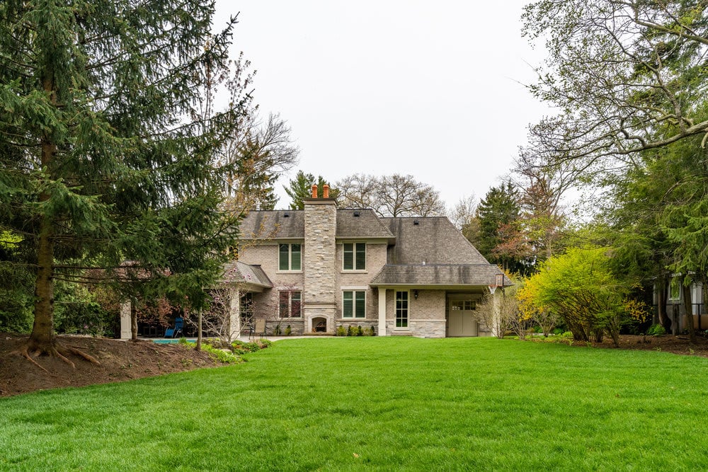 1527 Douglas Dr