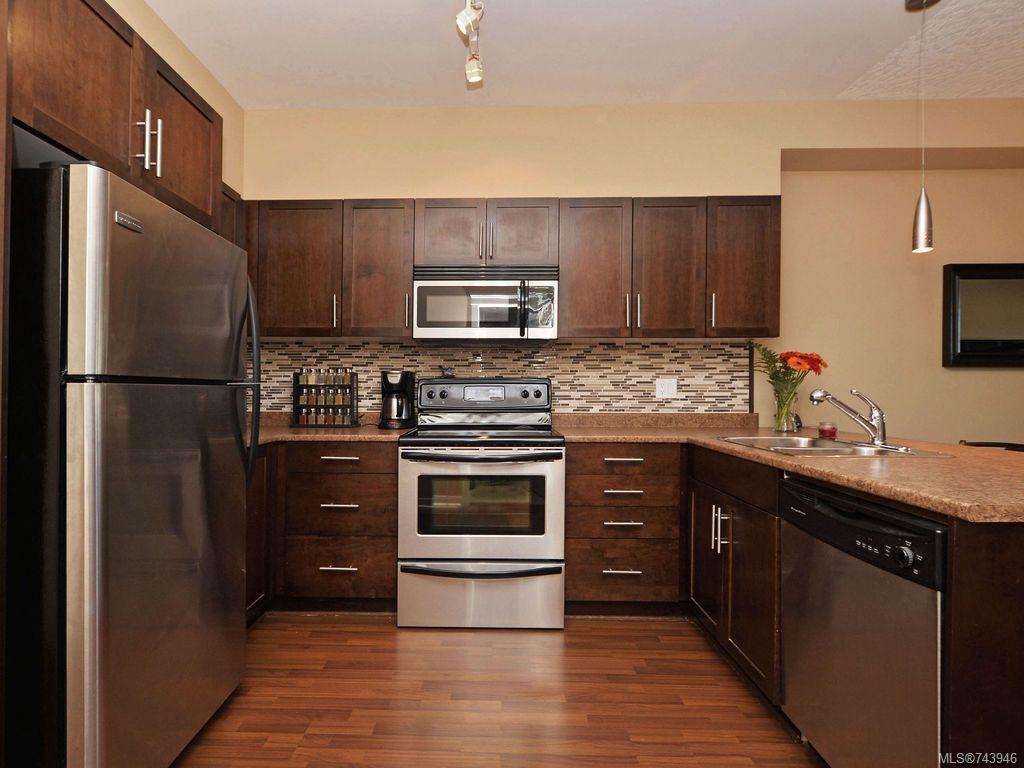 210-2220 SOOKE Rd, Colwood