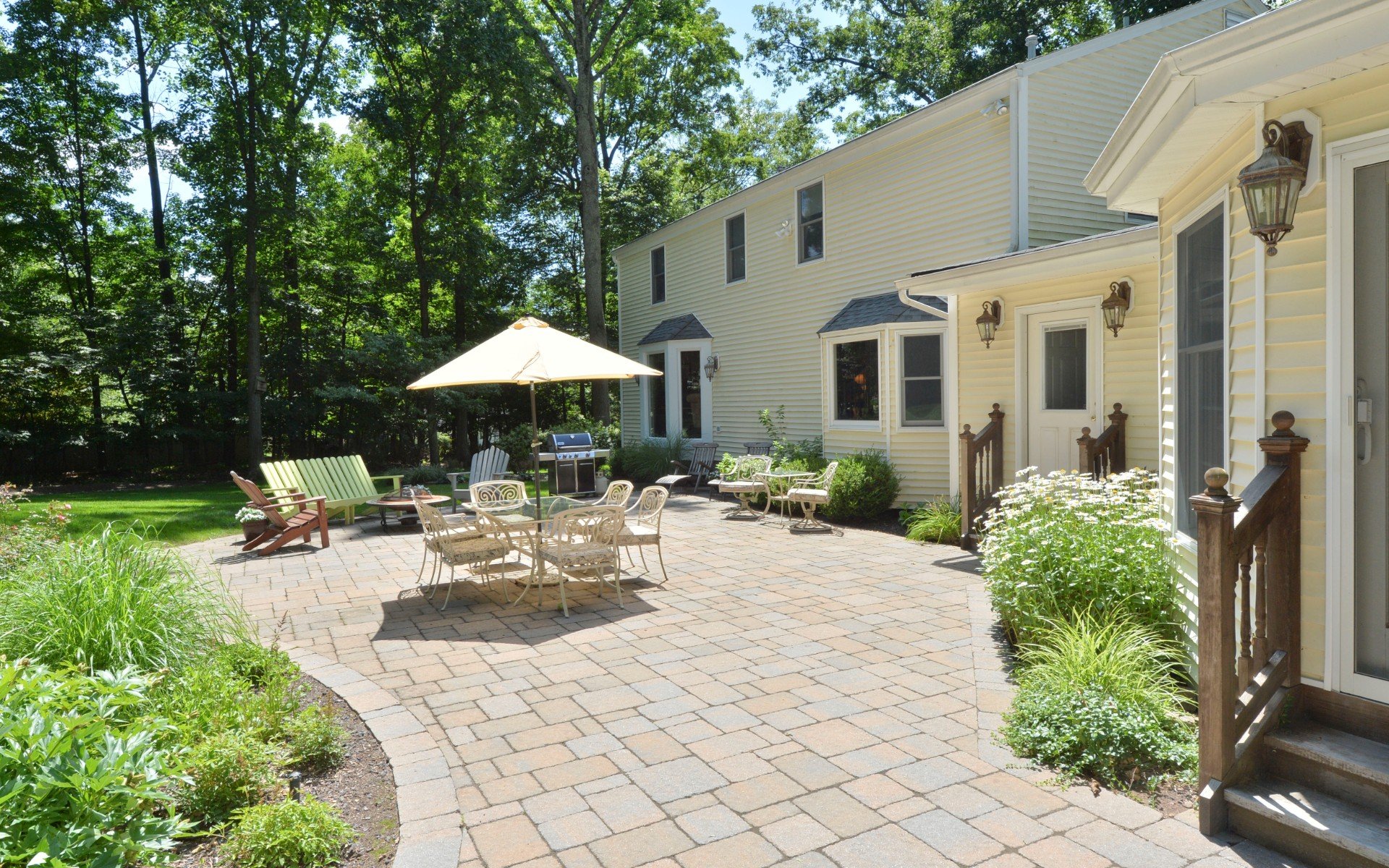 8 Anona Dr
